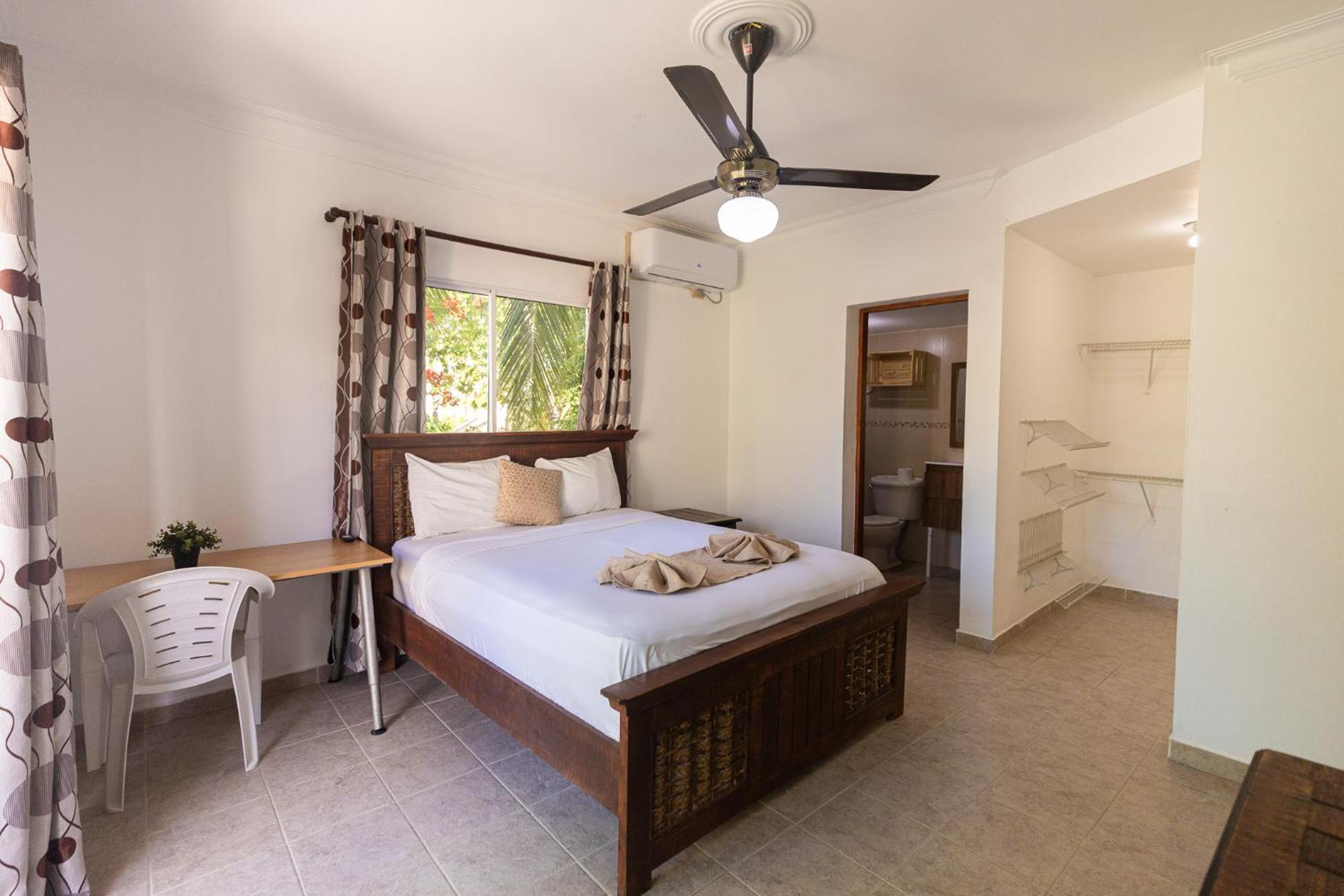Hostal Las Rosas De Punta Cana Bagian luar foto