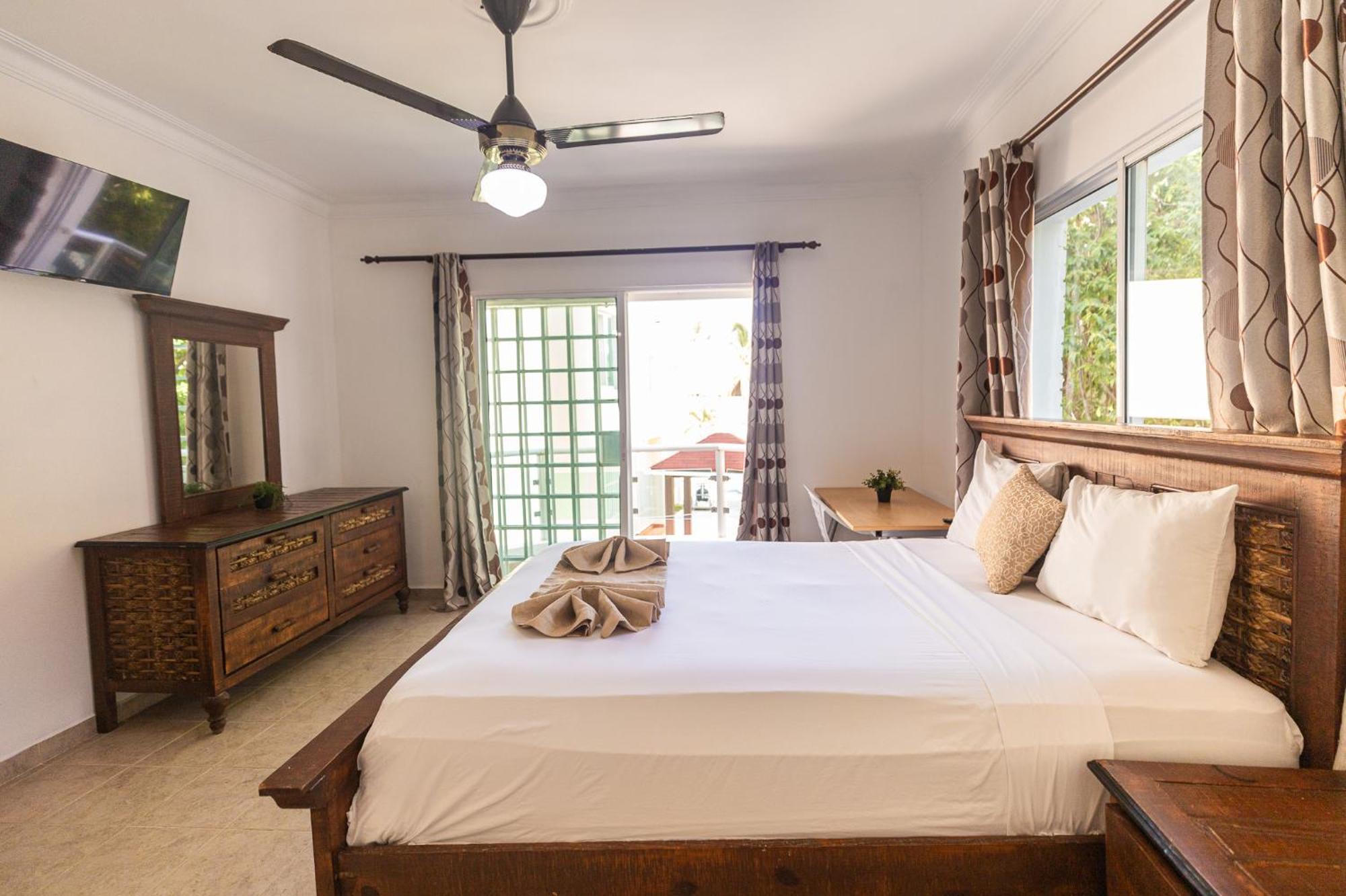 Hostal Las Rosas De Punta Cana Bagian luar foto