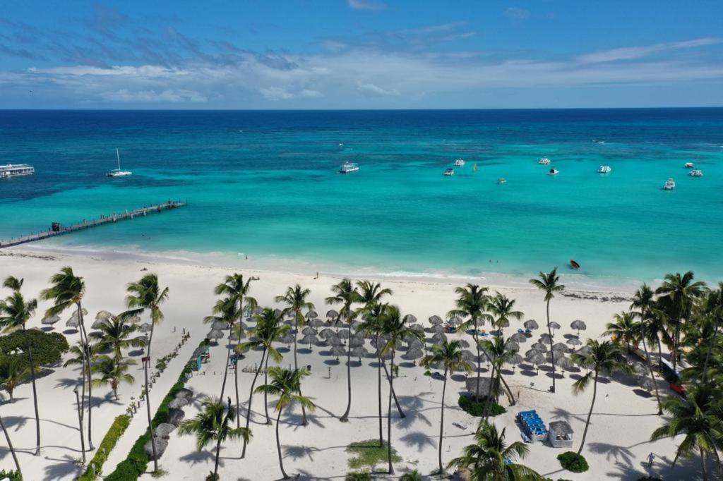 Hostal Las Rosas De Punta Cana Bagian luar foto
