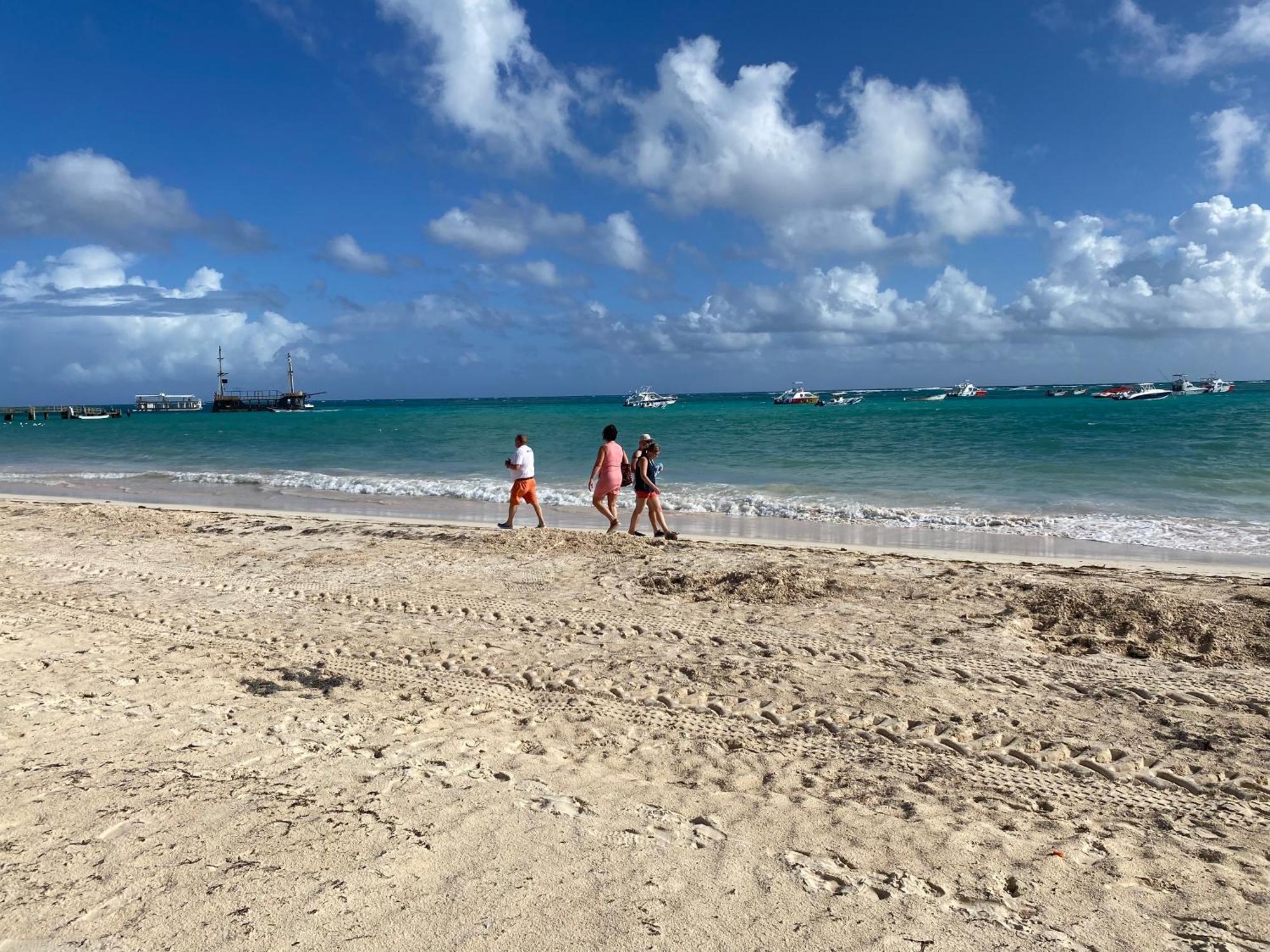 Hostal Las Rosas De Punta Cana Bagian luar foto